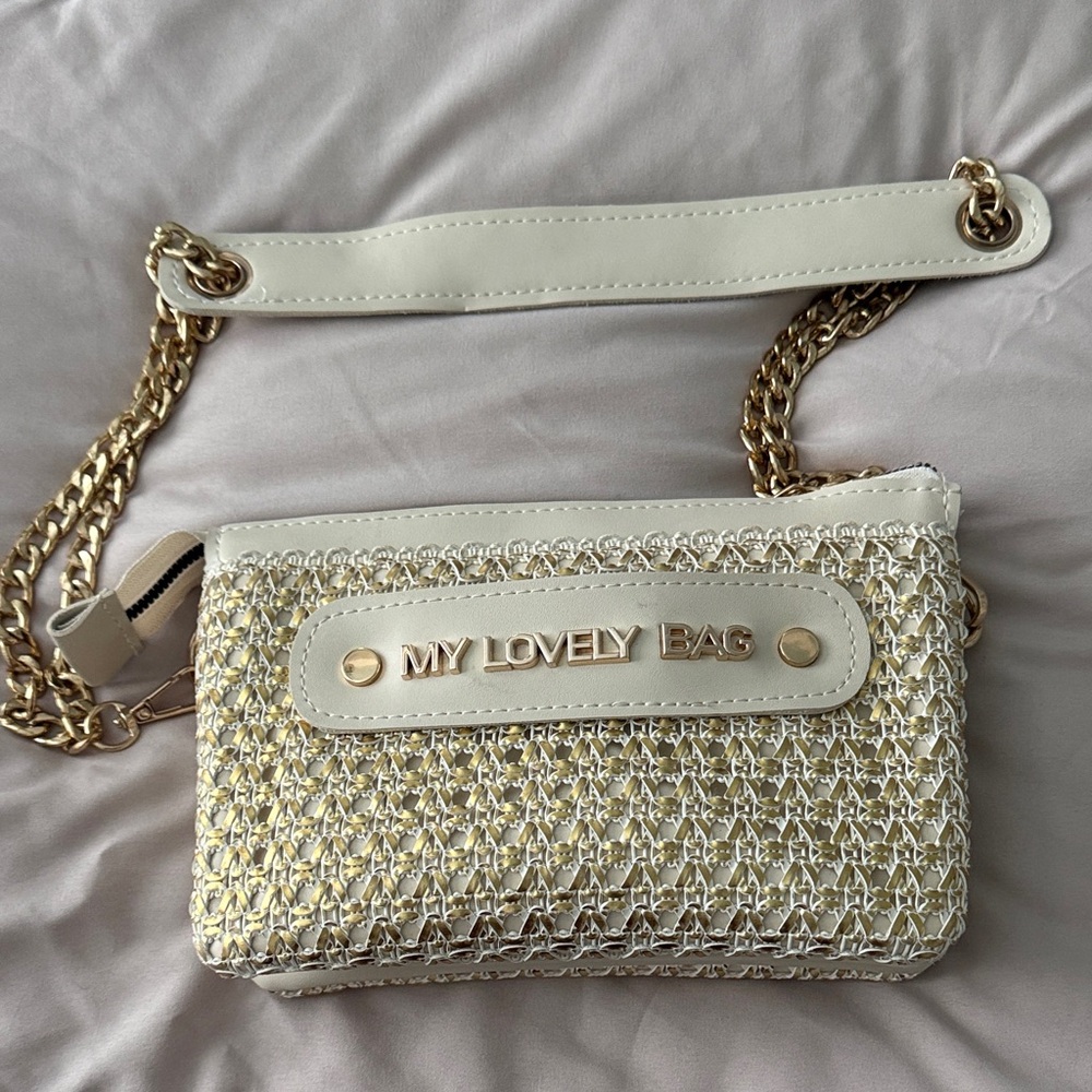 White and Gold Chain Shoulder Bag